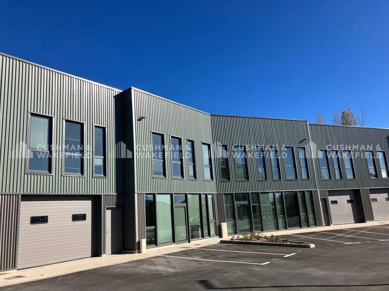 1410 Route Nationale 396, Aubagne to rent - Building Photo - Image 1 of 13