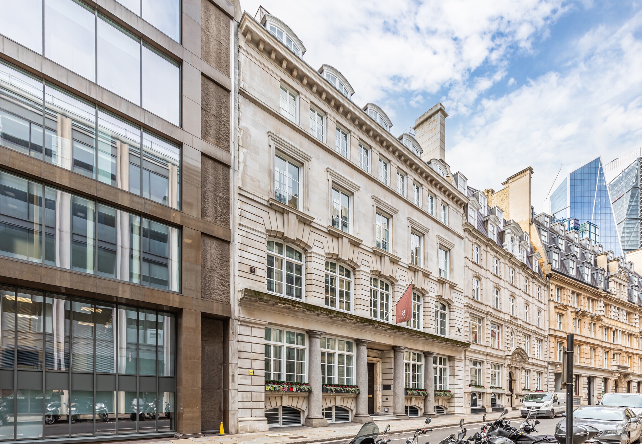 8 Lloyds Ave, London for sale Primary Photo- Image 1 of 1