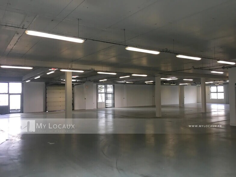 Light Industrial in Gennevilliers to rent - Interior Photo - Image 2 of 6