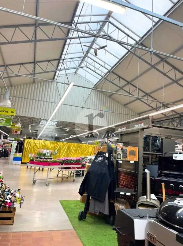Vente Commerce 6 000 m² - Photo 1
