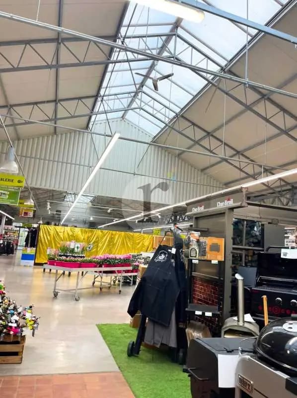 Vente Commerce 6 000 m²