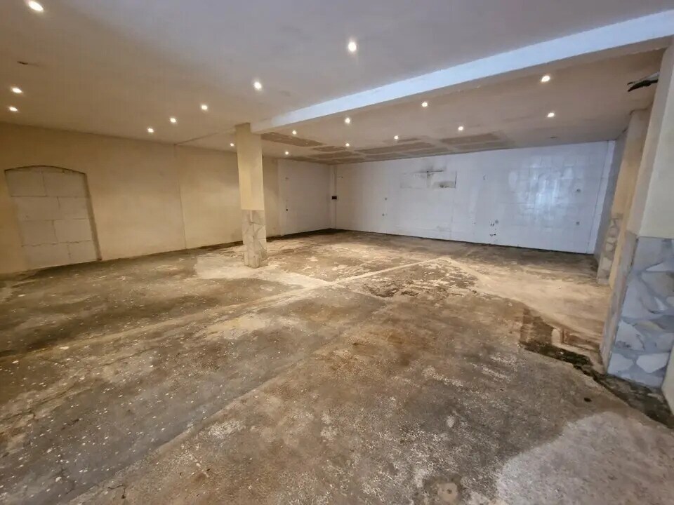 Location Entrepôt 150 m² - Photo 1