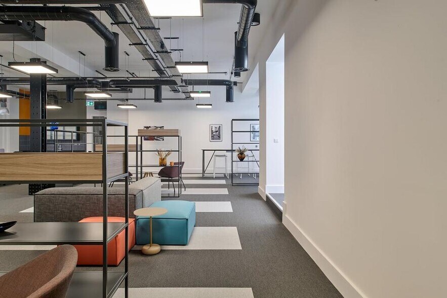 65 New St, Birmingham to rent - Building Photo - Image 3 of 86