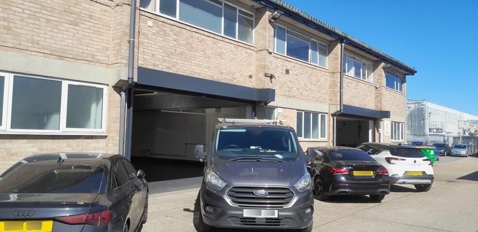 Unit 3 Brunswick Rd, Ashford to rent - Building Photo - Image 1 of 5
