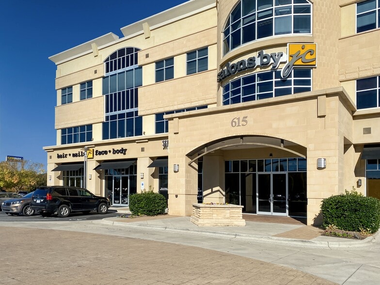 603-690 Saint George Square Ct, Winston-Salem, NC to rent - Interior Photo - Image 3 of 14