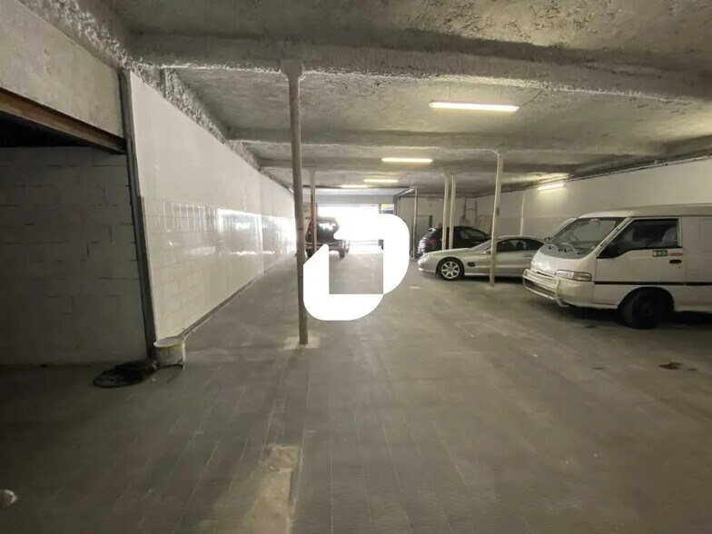 Light Industrial in Bordeaux to rent - Building Photo - Image 2 of 12