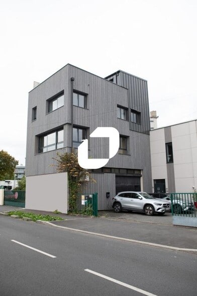 Office in Bagnolet to rent - Building Photo - Image 1 of 10