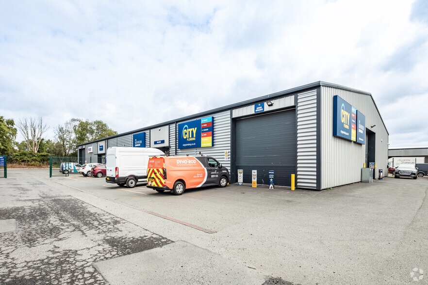 Stretton Way, Liverpool for sale - Primary Photo - Image 1 of 1