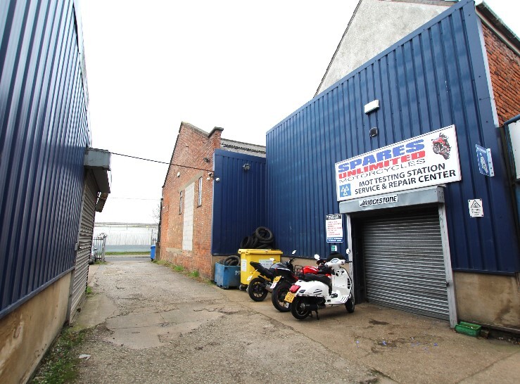 437-439 Hessle Rd, Hull for sale - Building Photo - Image 2 of 9