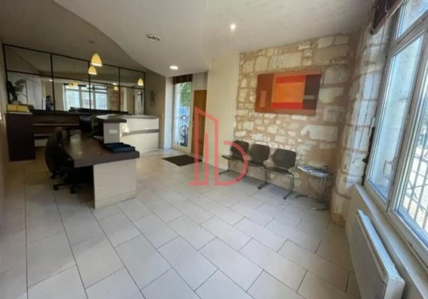 Office in Bordeaux to rent - Building Photo - Image 3 of 6