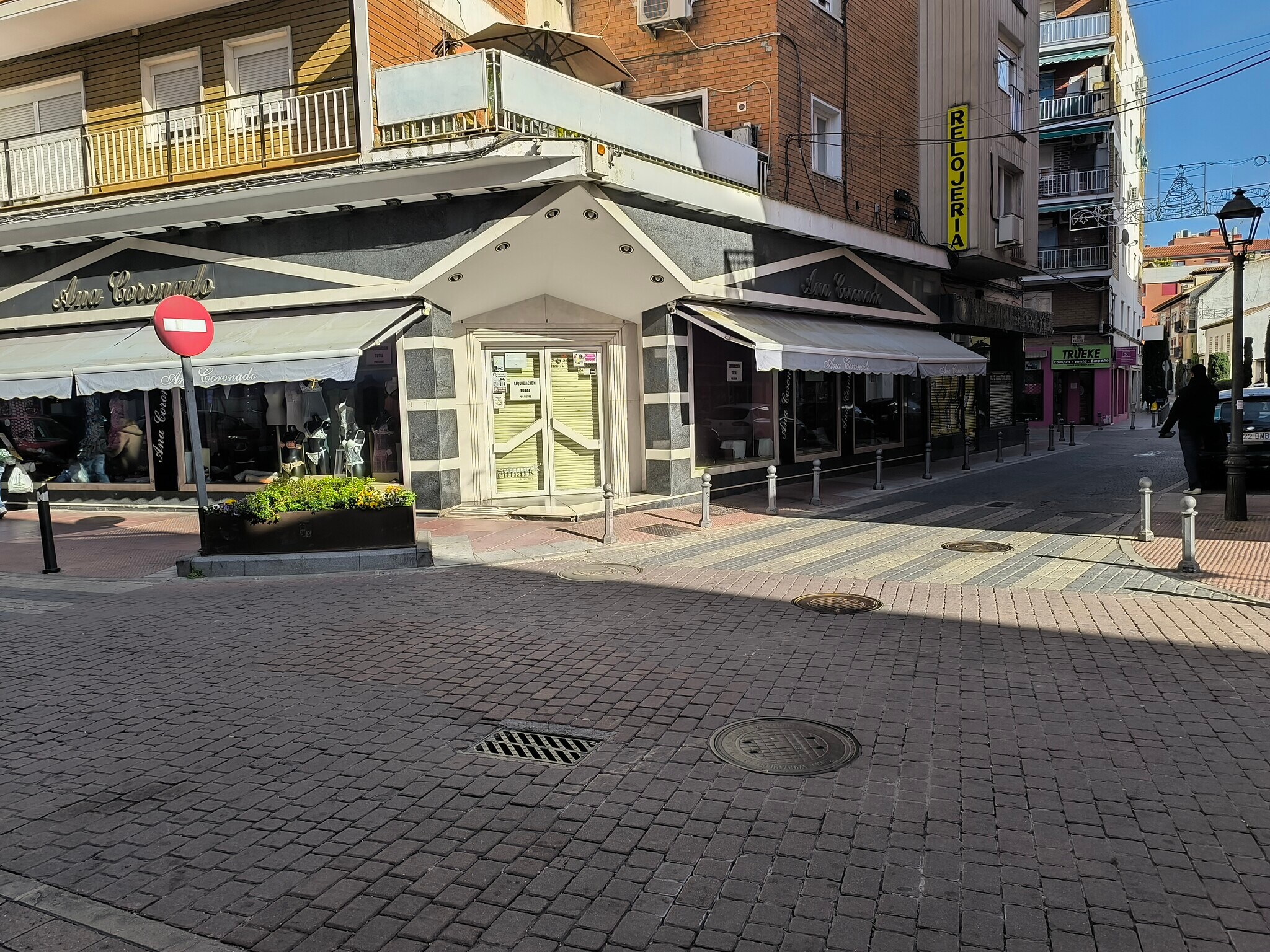 Retail in Torrejón de Ardoz, Madrid to rent Primary Photo- Image 1 of 2