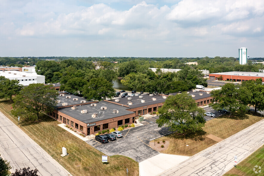 600-650 Executive Dr, Willowbrook, IL for rent - Aerial - Image 2 of 7