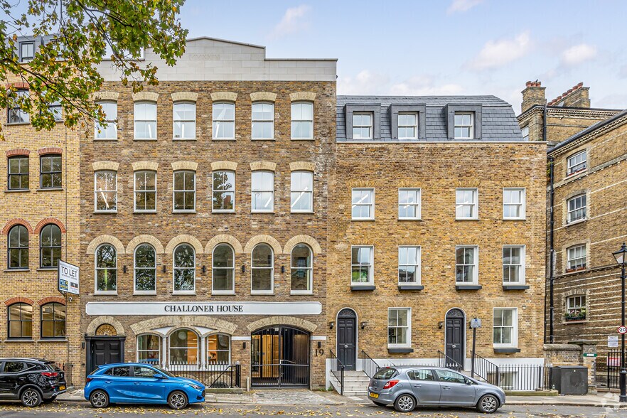 19-23 Clerkenwell Clos, London to rent - Primary Photo - Image 3 of 21