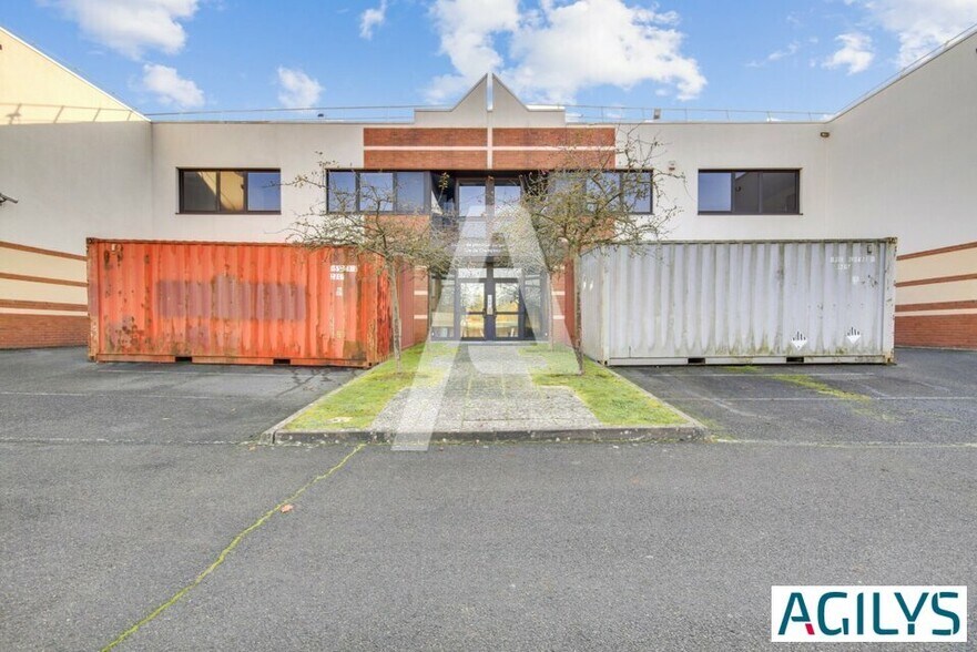 65 Avenue Du General De Gaulle, Champs-sur-Marne to rent - Building Photo - Image 2 of 9