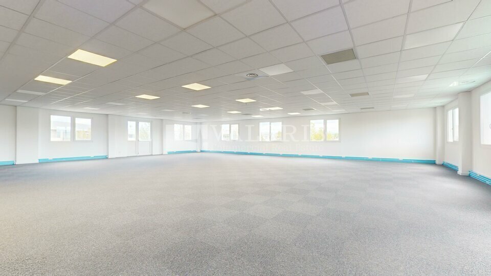 22 Rue Du 35Eme Regiment D'Aviation, Bron for sale - Building Photo - Image 3 of 7