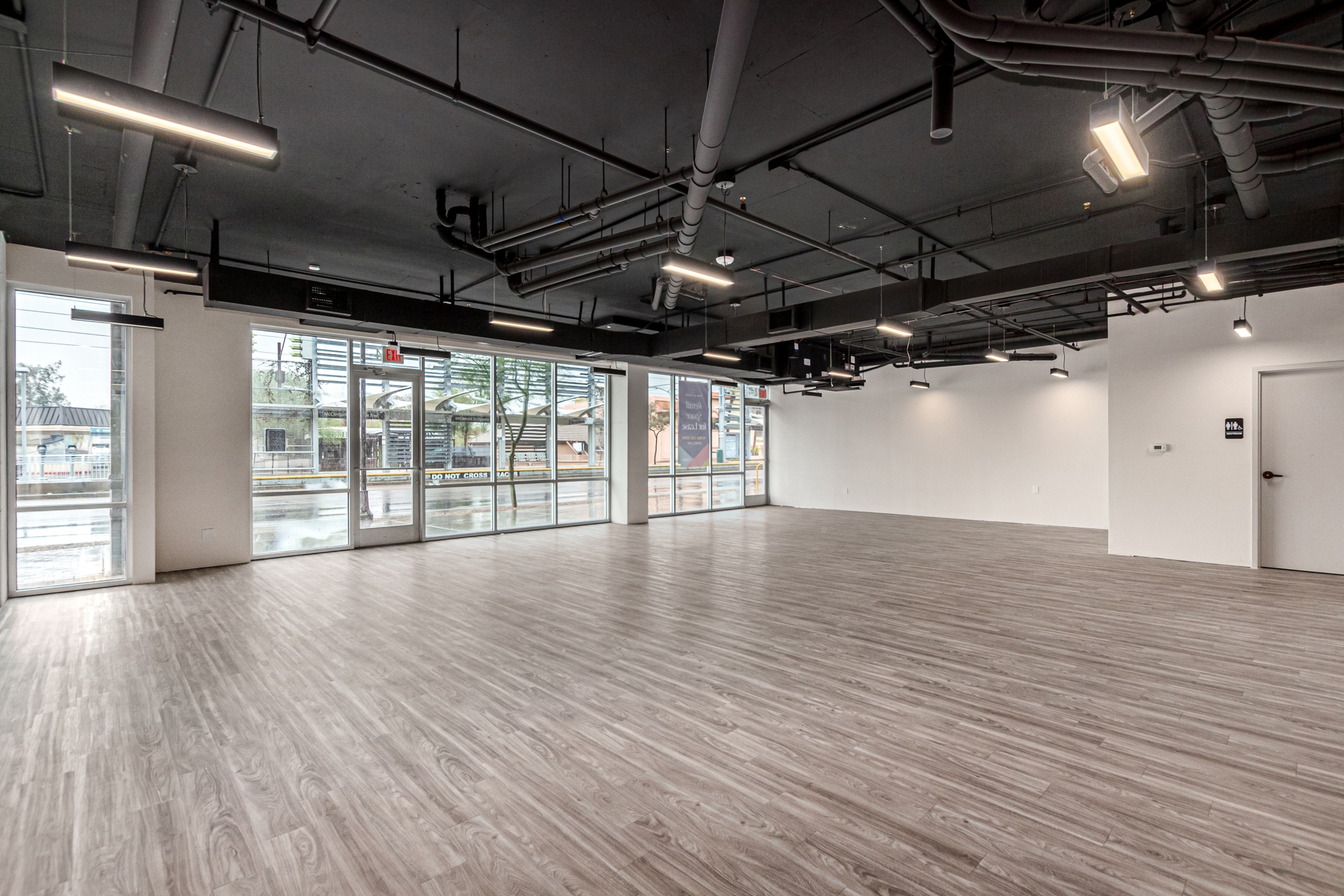 1811 E Apache Blvd, Tempe, AZ to rent Interior Photo- Image 1 of 17