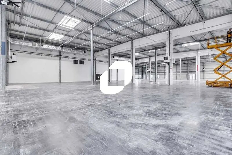 Light Industrial in Le Blanc-Mesnil to rent Building Photo- Image 1 of 27