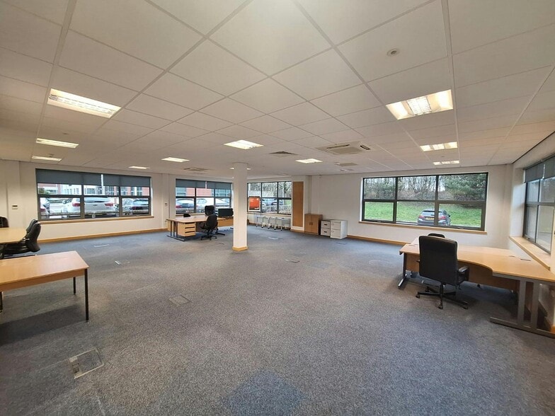 Cheshire Av, Northwich to rent - Building Photo - Image 3 of 5