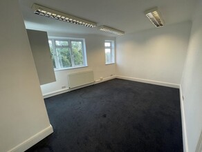 41 Frimley High St, Frimley for rent Interior Photo- Image 1 of 2