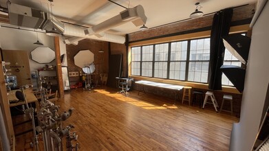 456 Johnson Ave, Brooklyn, NY for rent Interior Photo- Image 1 of 6