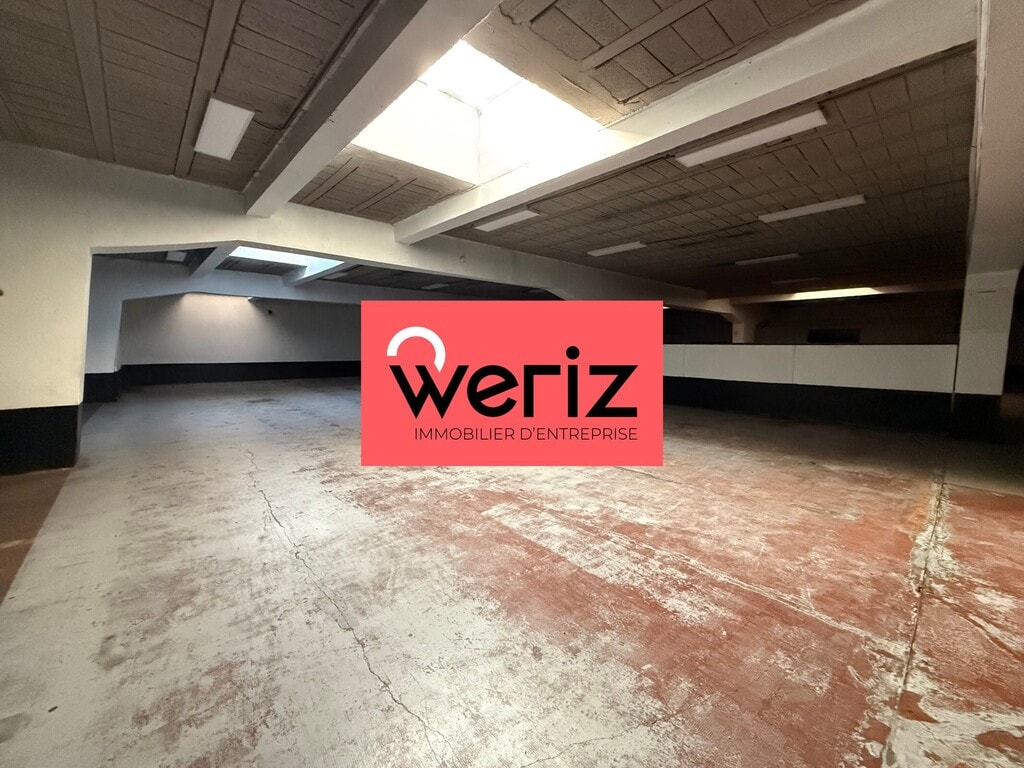 Location Commerce 1 000 m² - Photo 1