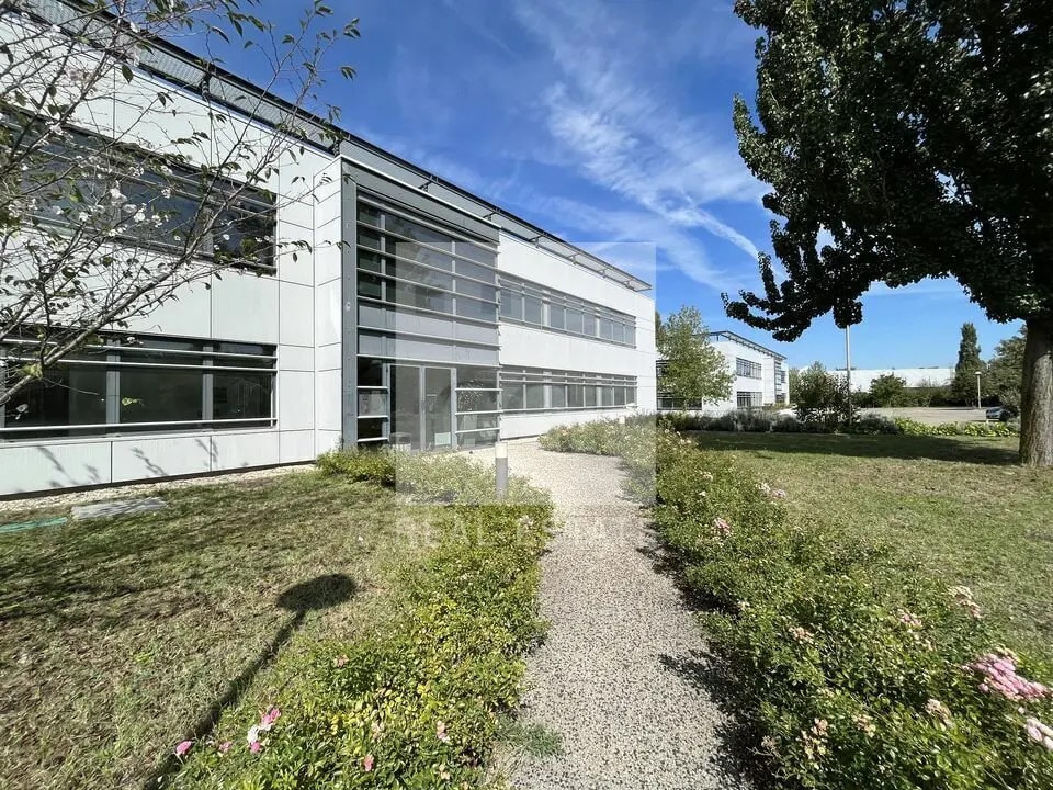 Location Bureaux 125 m² - Photo 1