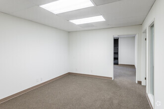 505 N Tustin Ave, Santa Ana, CA for rent Interior Photo- Image 2 of 5