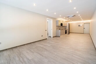 Office in Barcelona, Barcelona to rent Interior Photo- Image 2 of 7