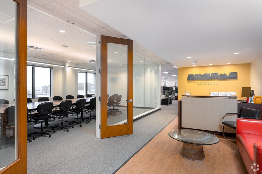 2200 6th Ave, Seattle, WA to rent - Interior Photo - Image 3 of 30