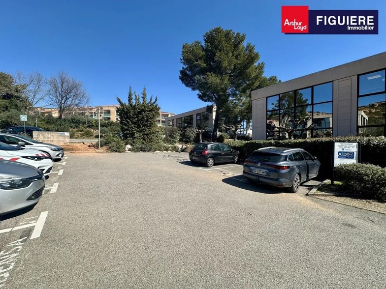 511 Route De La Seds, Vitrolles to rent - Building Photo - Image 3 of 7