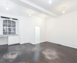 91-95 Rivington St, London to rent Interior Photo- Image 1 of 4