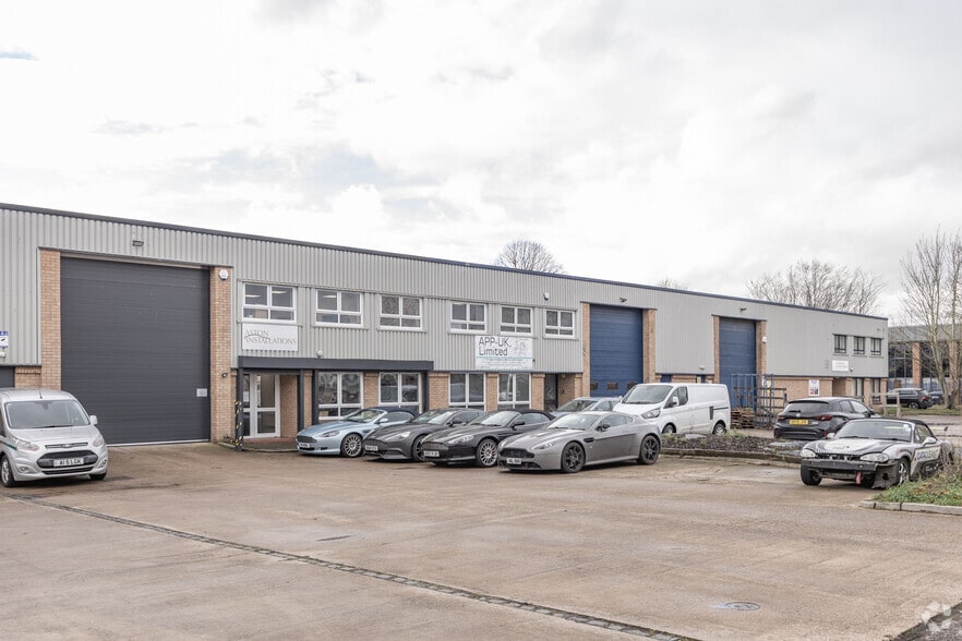 Alexandra Way, Ashchurch to rent - Building Photo - Image 2 of 3