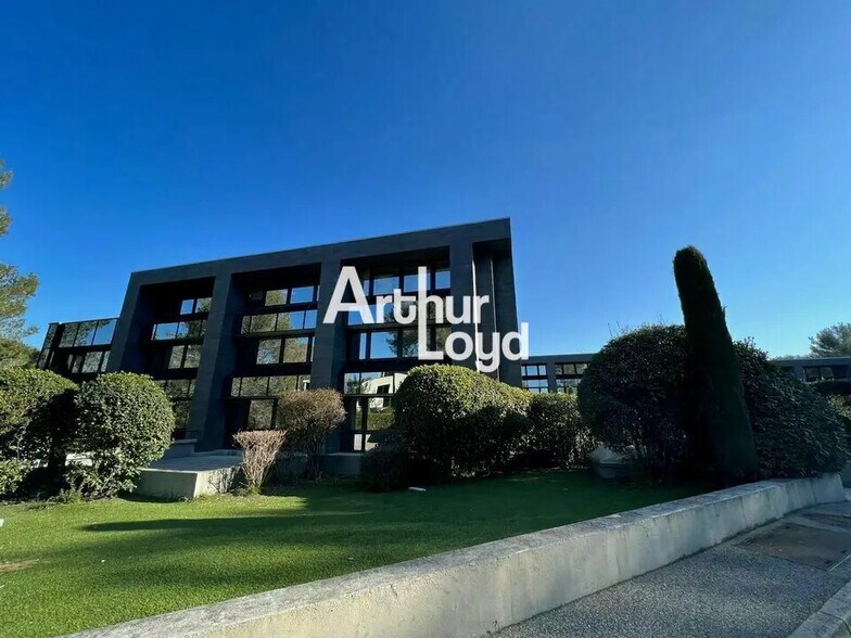 Office in Valbonne to rent - Building Photo - Image 2 of 10