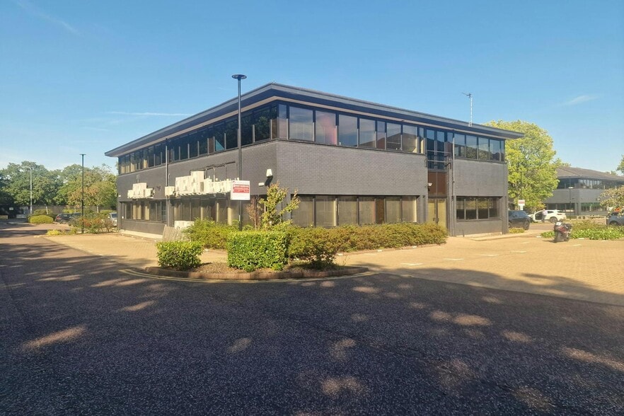 Crockford Ln, Chineham to rent - Building Photo - Image 2 of 3