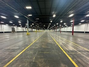 2500 N 22nd St, Decatur, IL to rent Interior Photo- Image 1 of 4