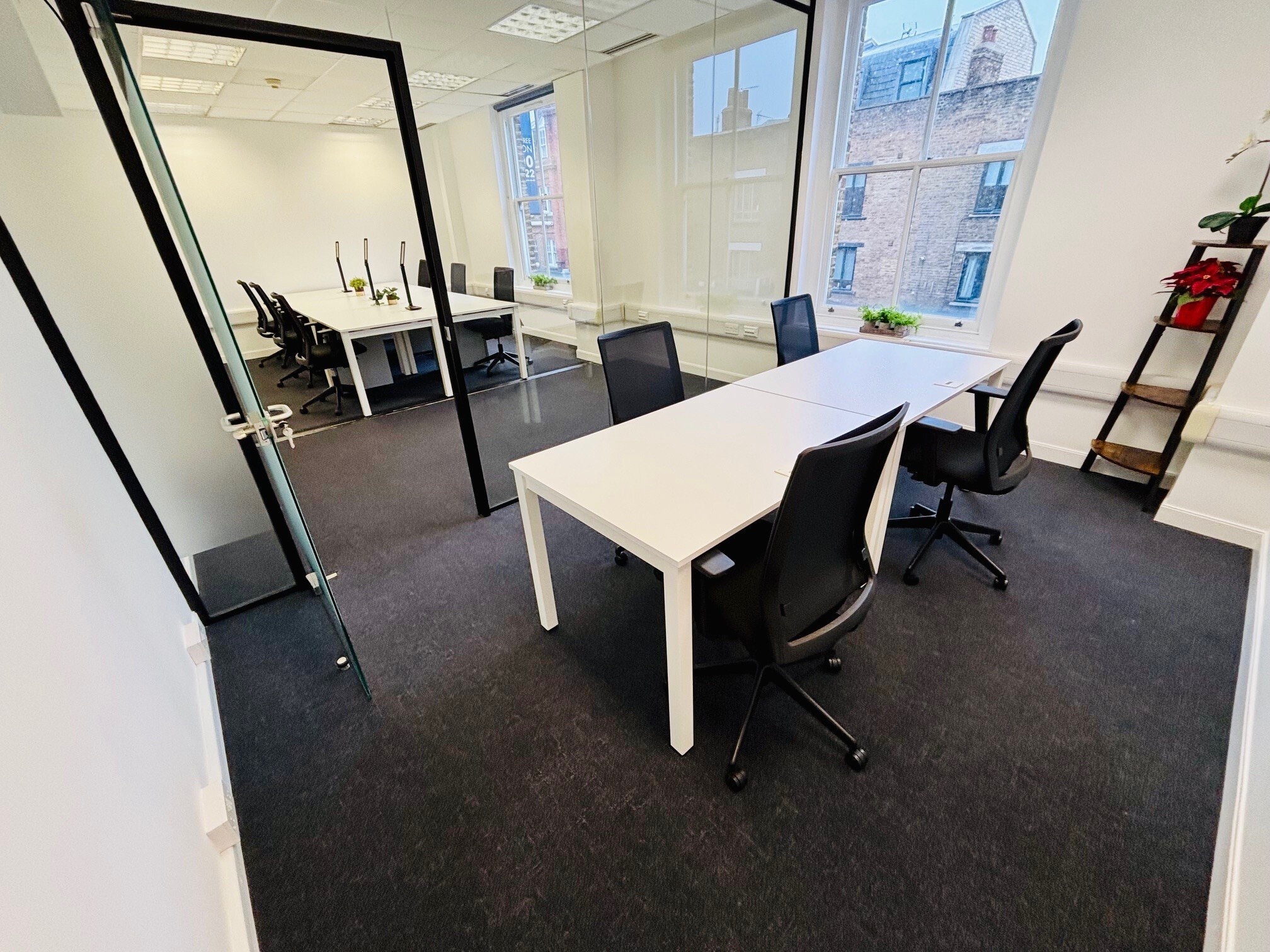 180-186 Kings Cross Rd, London to rent Interior Photo- Image 1 of 5