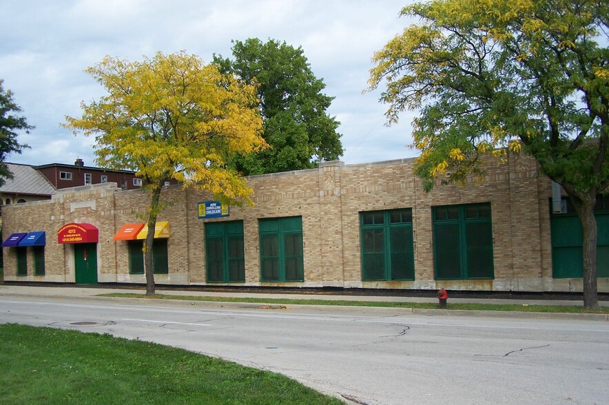 4212 W Highland Blvd, Milwaukee, WI for rent - Building Photo - Image 1 of 7