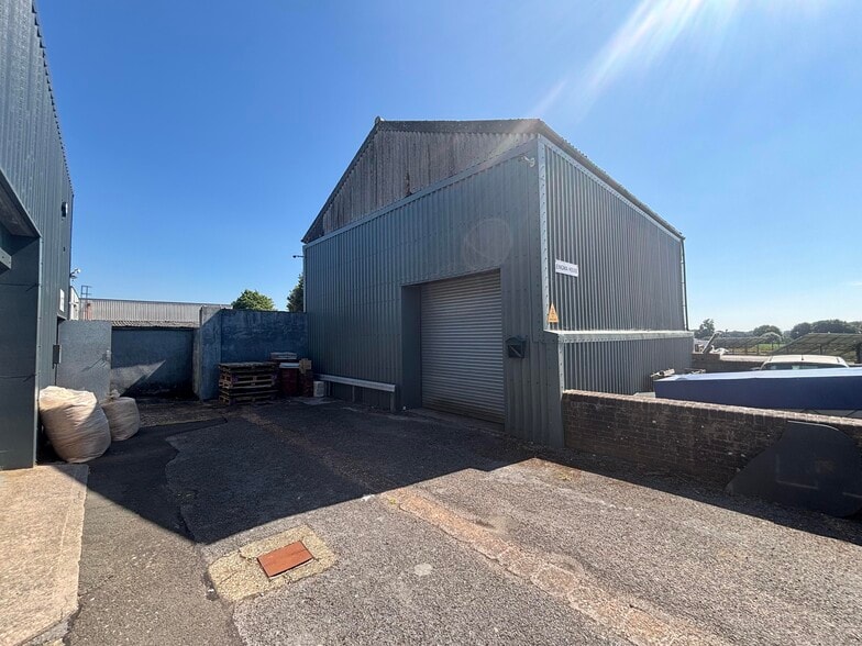 Culmhead, Taunton to rent - Building Photo - Image 3 of 9