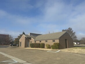 2100 Hartford Rd, Hampton, VA for rent Building Photo- Image 2 of 2