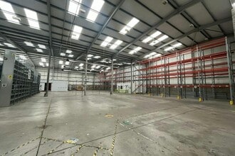 8 Ashton Rd, Rutherglen to rent Interior Photo- Image 1 of 5