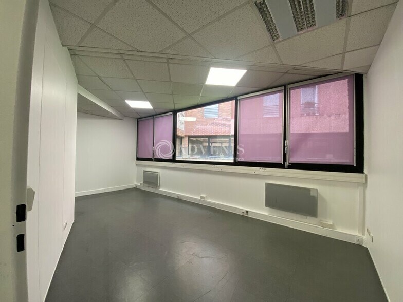 19 Place Victor Hugo, Le Kremlin-Bicêtre to rent - Interior Photo - Image 3 of 12