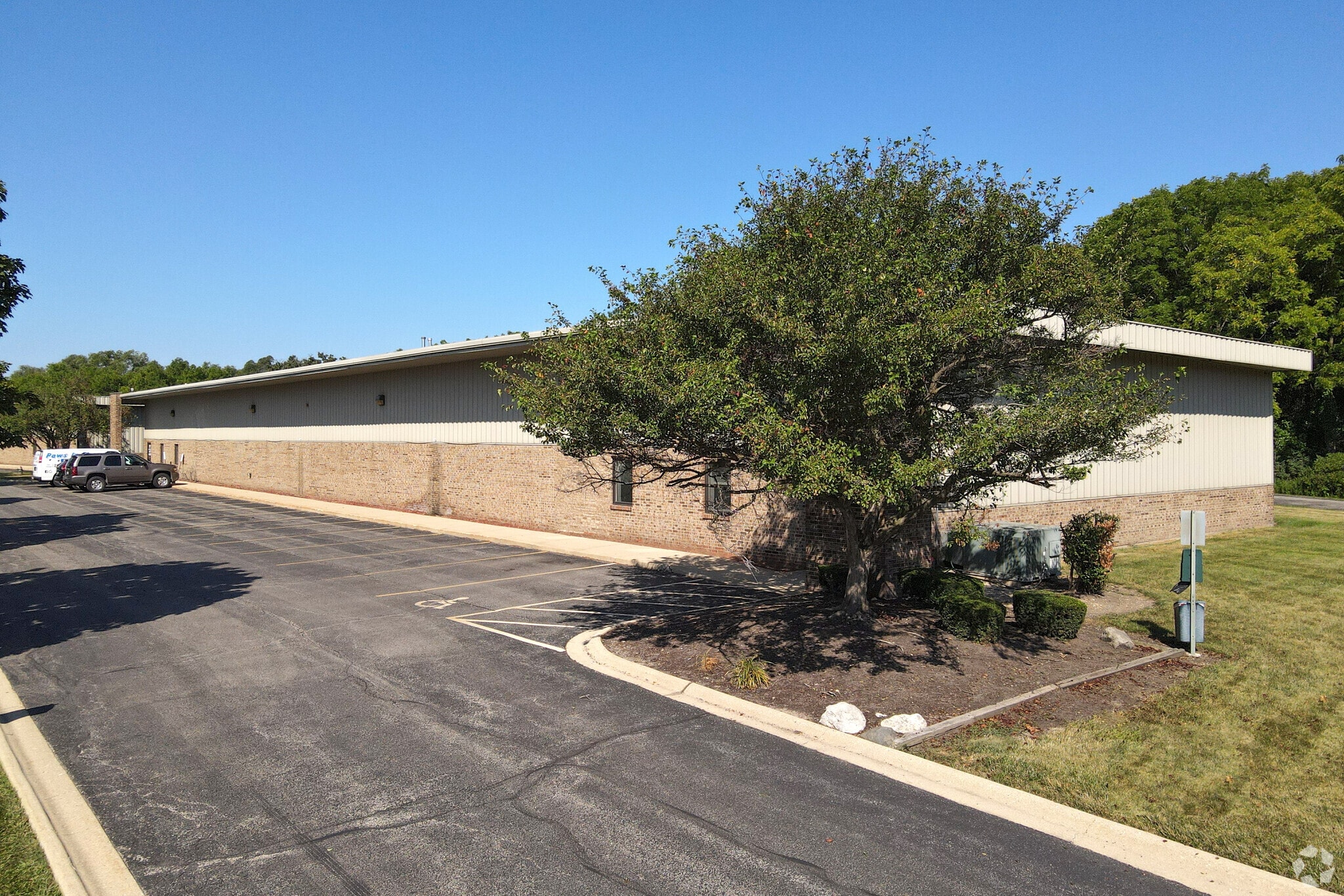 1851 E Fabyan Pky, West Chicago, IL to rent Building Photo- Image 1 of 3