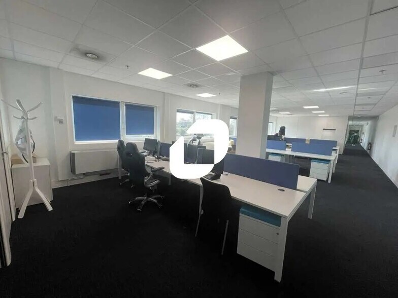 Office in Massy to rent - Interior Photo - Image 3 of 10