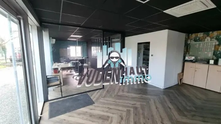 Location Local d'activités 600 m² - Photo 1