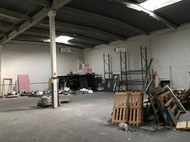 Light Industrial in Valenton to rent - Interior Photo - Image 2 of 2