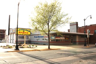 324 3rd St S, La Crosse, WI for rent Building Photo- Image 1 of 6