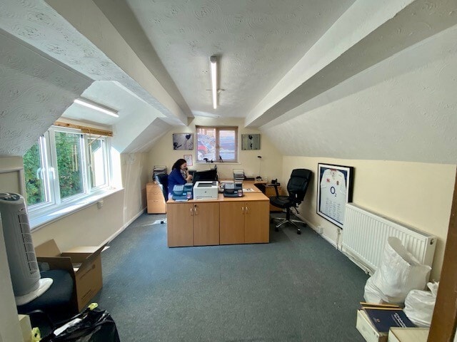 50 High St, Hungerford to rent Interior Photo- Image 1 of 2