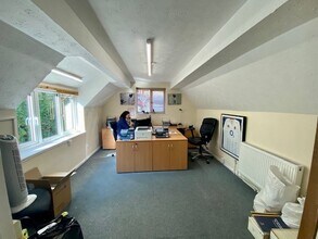 50 High St, Hungerford to rent Interior Photo- Image 1 of 2