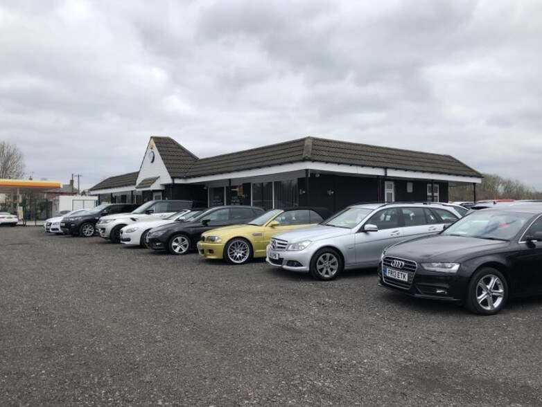 Fosse Way, Moreton In Marsh for sale - Primary Photo - Image 1 of 1