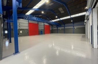 Halesfield 9, Telford to rent Interior Photo- Image 1 of 2